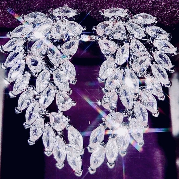 ๐๐ชฝAngel Wings Super Bling Silver Statement Ring w/ Simulated Diamonds - Picture 4 of 12